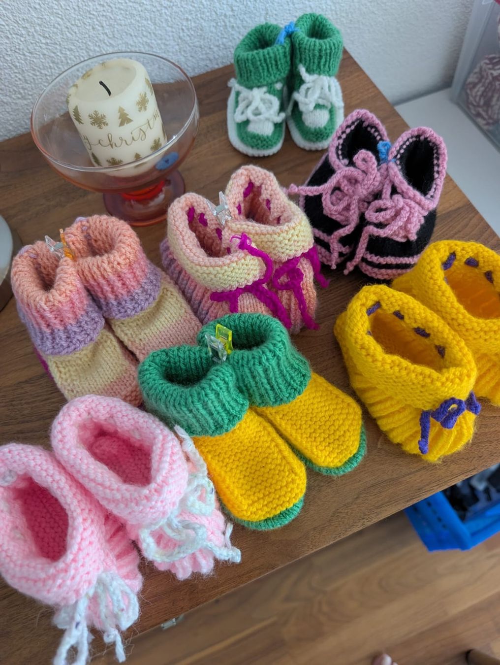 Scarpe per ragazzi: Babyschuhe handgestrickt verschiedene Farben – Nuovo (secondo la descrizione) da Wangs venduto da cgu01
