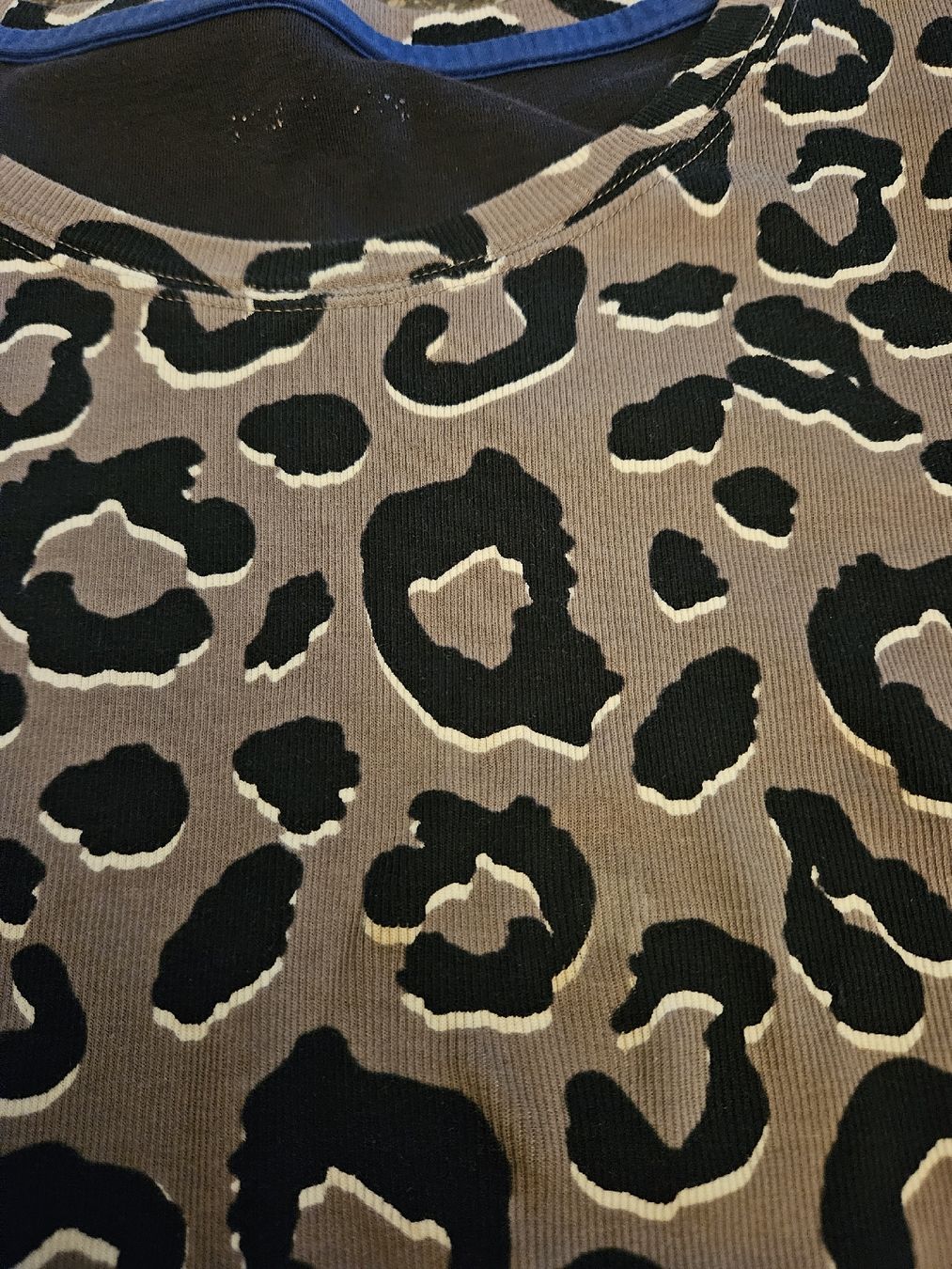 Marc Cain T-shirt: Leo Print Oberteil 3/4 Ärmel Marc Cain  – Nuovo (secondo la descrizione) da Anwil venduto da tamoos 3