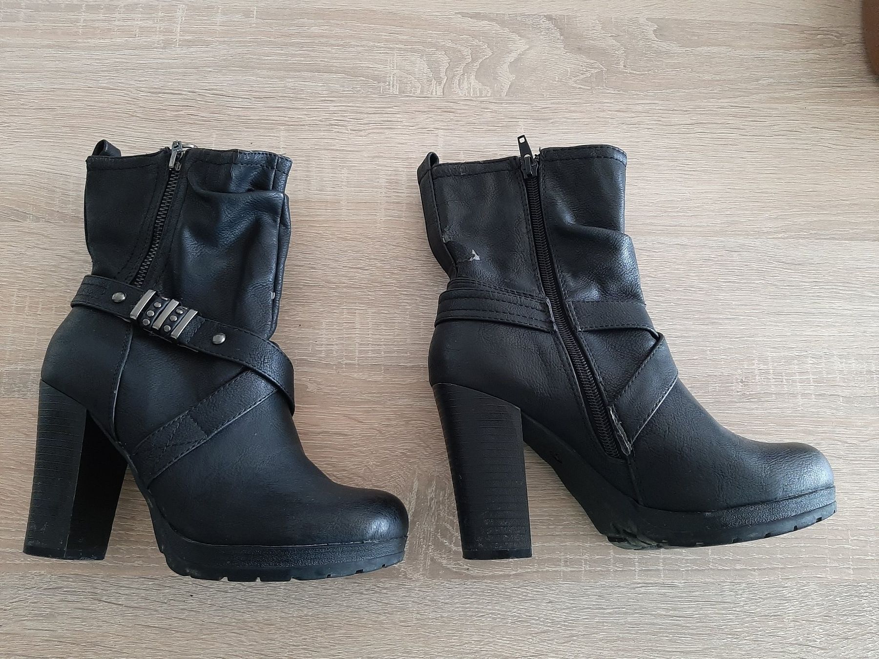 Graceland Scarpe da donna: Damenstiefelette Gr. 36/3 schwarz – Usato da Menziken venduto da Rien1