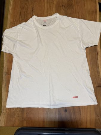 White supreme t-shirt 