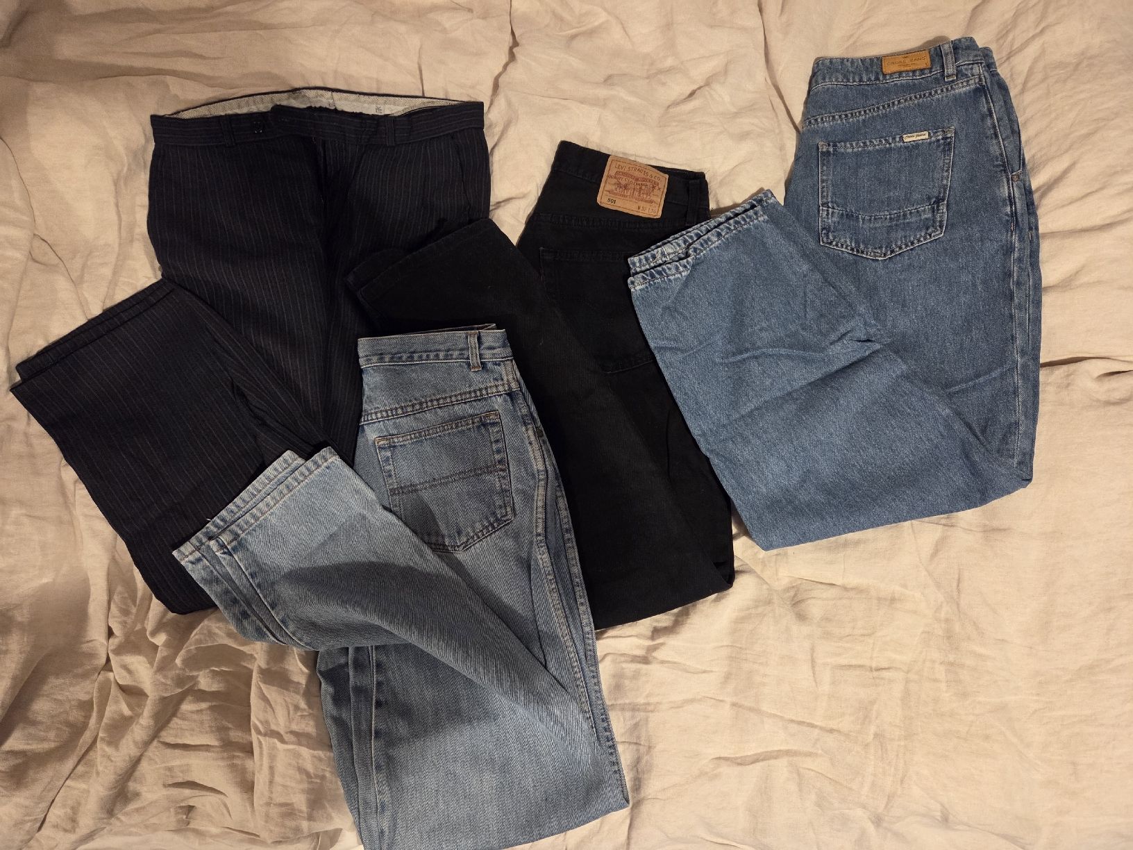 Kleiderpakete: Diverse Jeans – Gebraucht aus Bern von leloskiosk