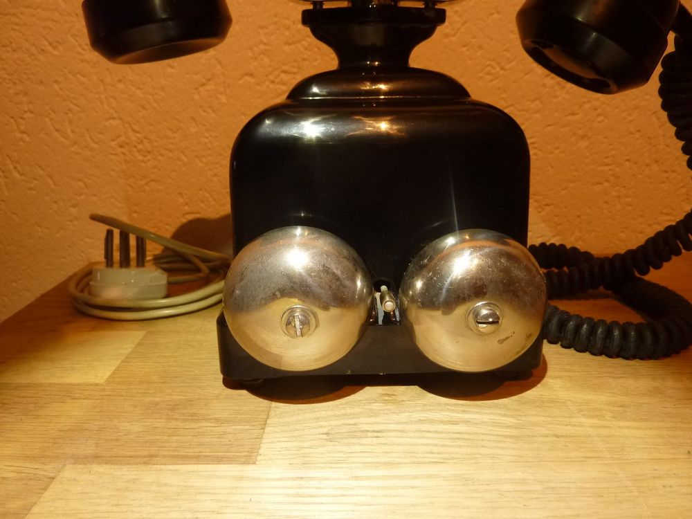 Antikes schön erhaltenes Telefon Modell 29 4