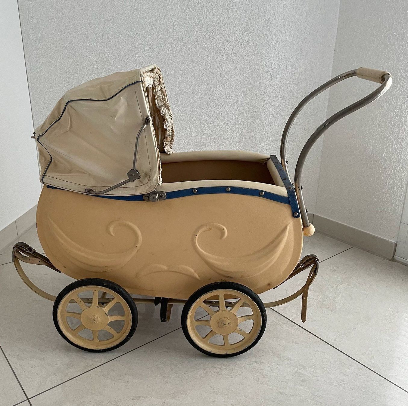 Puppenwagen: Möbel Kinderwagen Reuschel – Gebraucht aus Dagmersellen von Arcticsnow2017 1