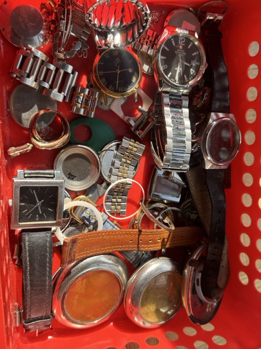 Swiss Uhren: diverses pièces de montre – Gebraucht aus Martigny von Amh_xl 1