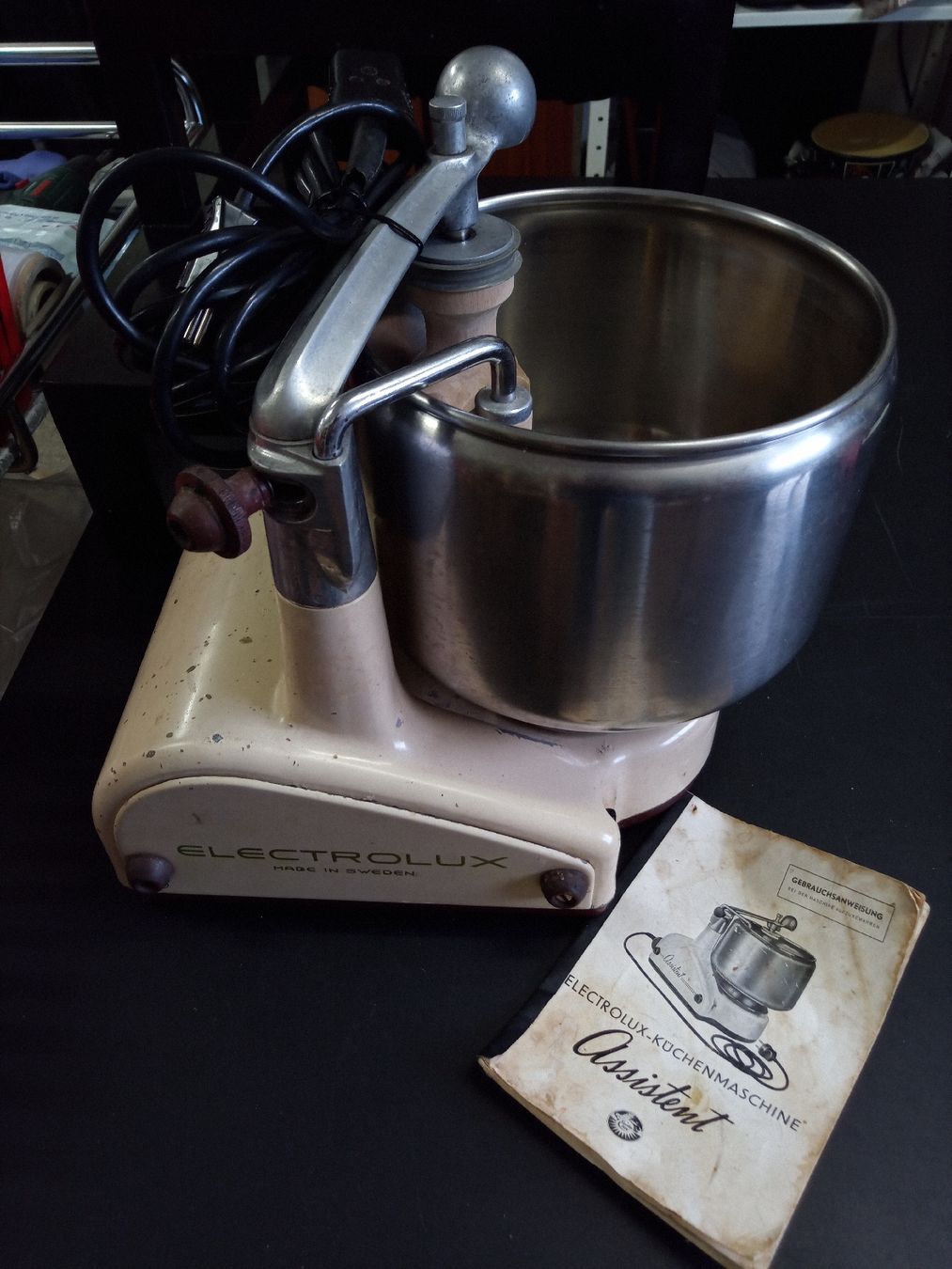 Electrolux Elettrodomestici da cucina: 1940 Electrolux Küchen Maschine Assistent Schweden – Usato da Reiden venduto da Zofi-Brocki