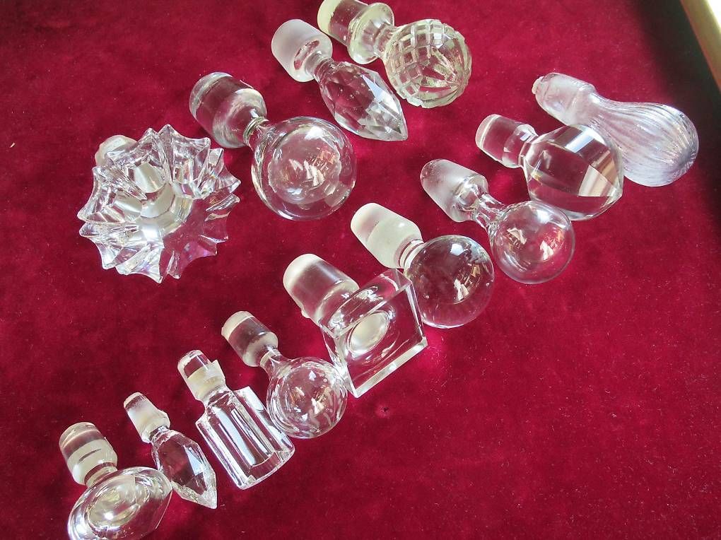Apribottiglie & Tappi per chiusura: Bouchons à carafes , 13pces – Usato da Chernex venduto da Nouveaunom 3