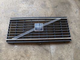 Volvo 240 Frontgrill -82
