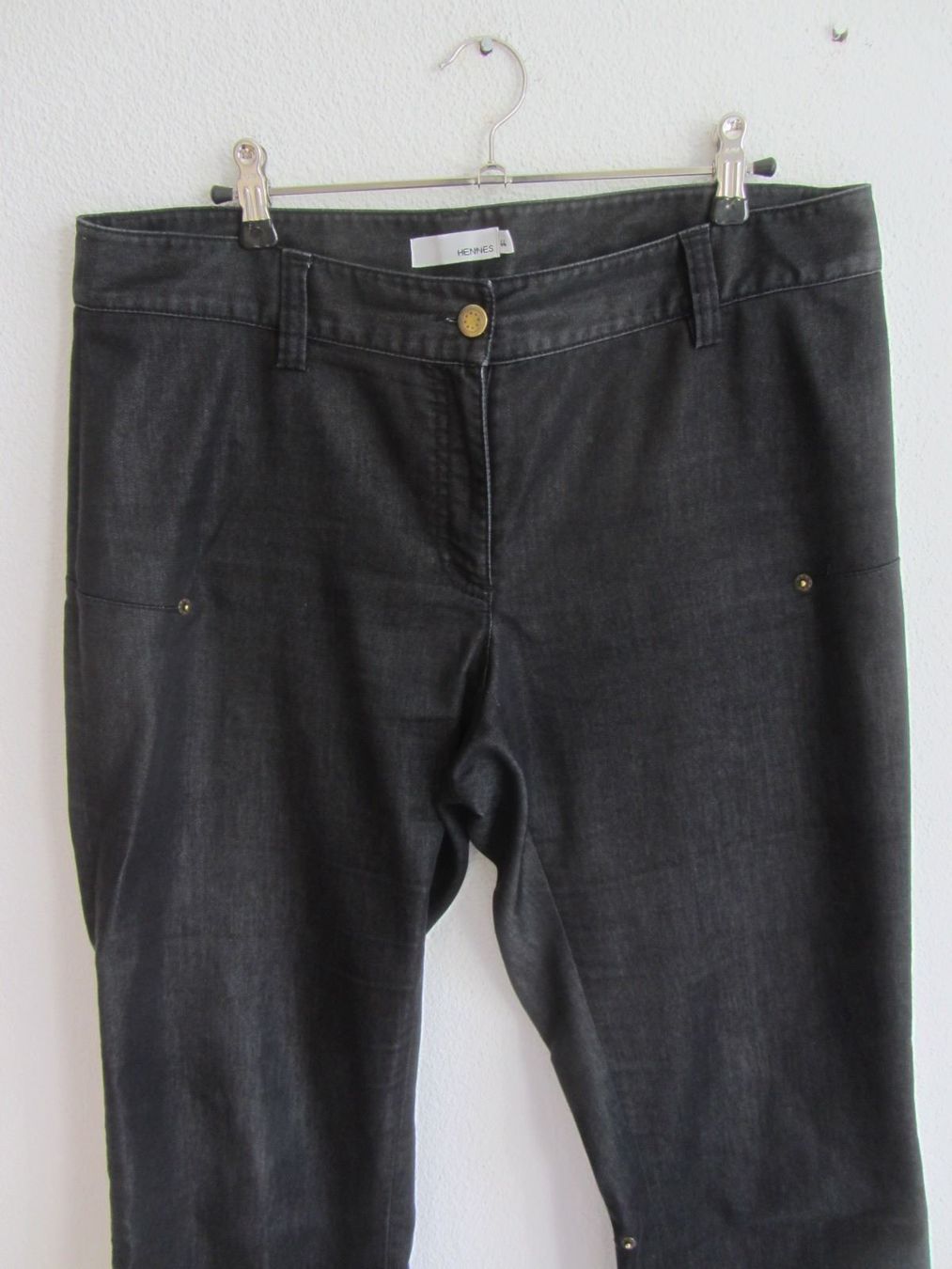 Jeans: HENNES - Jeanshose dunkel halblang 44 – D'occasion à Zürich par Diazaio 1
