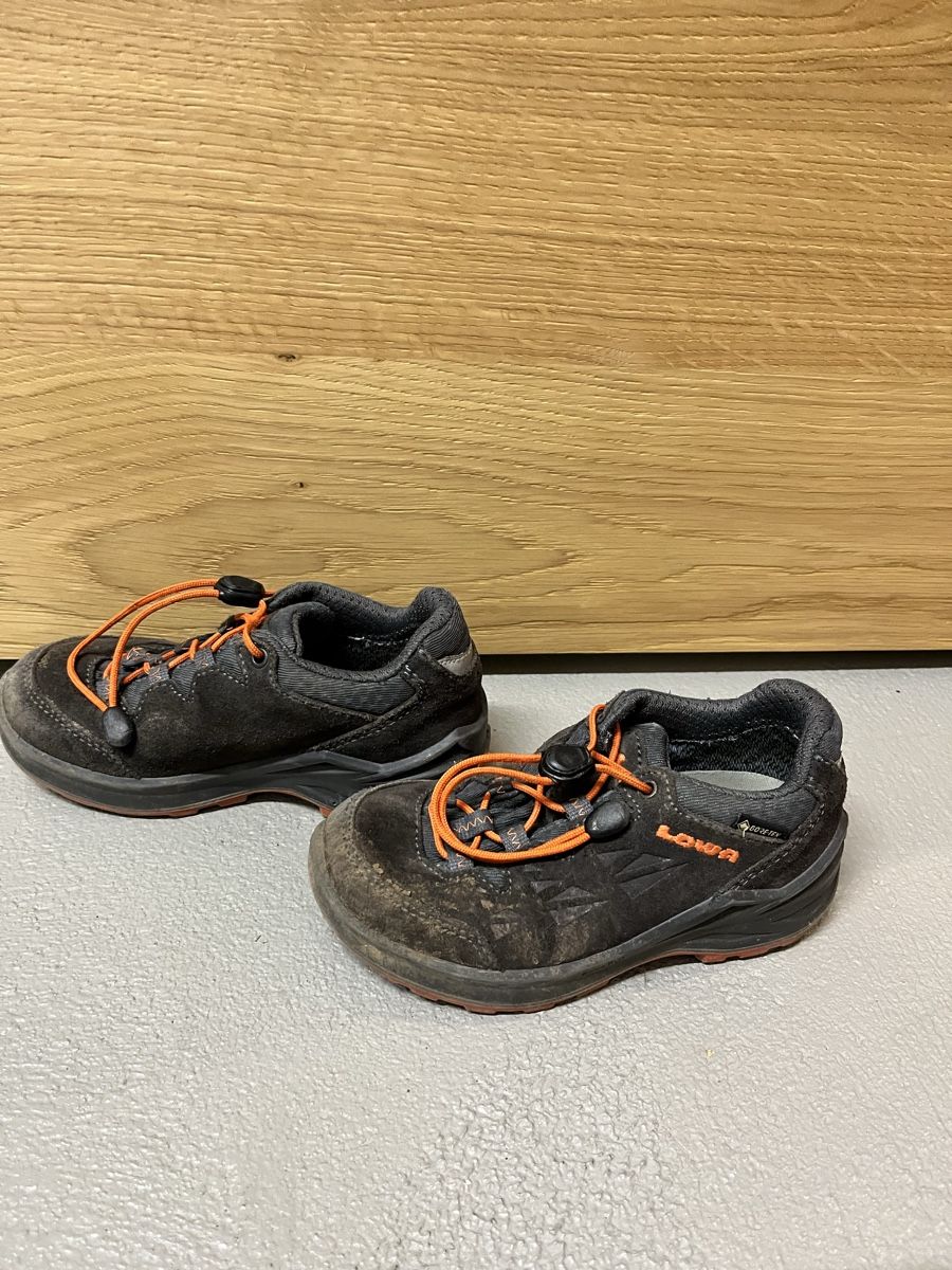 Scarpe per ragazzi: Lowa Wanderschuhe Gr. 27 – Usato da Riehen venduto da YuriST 1