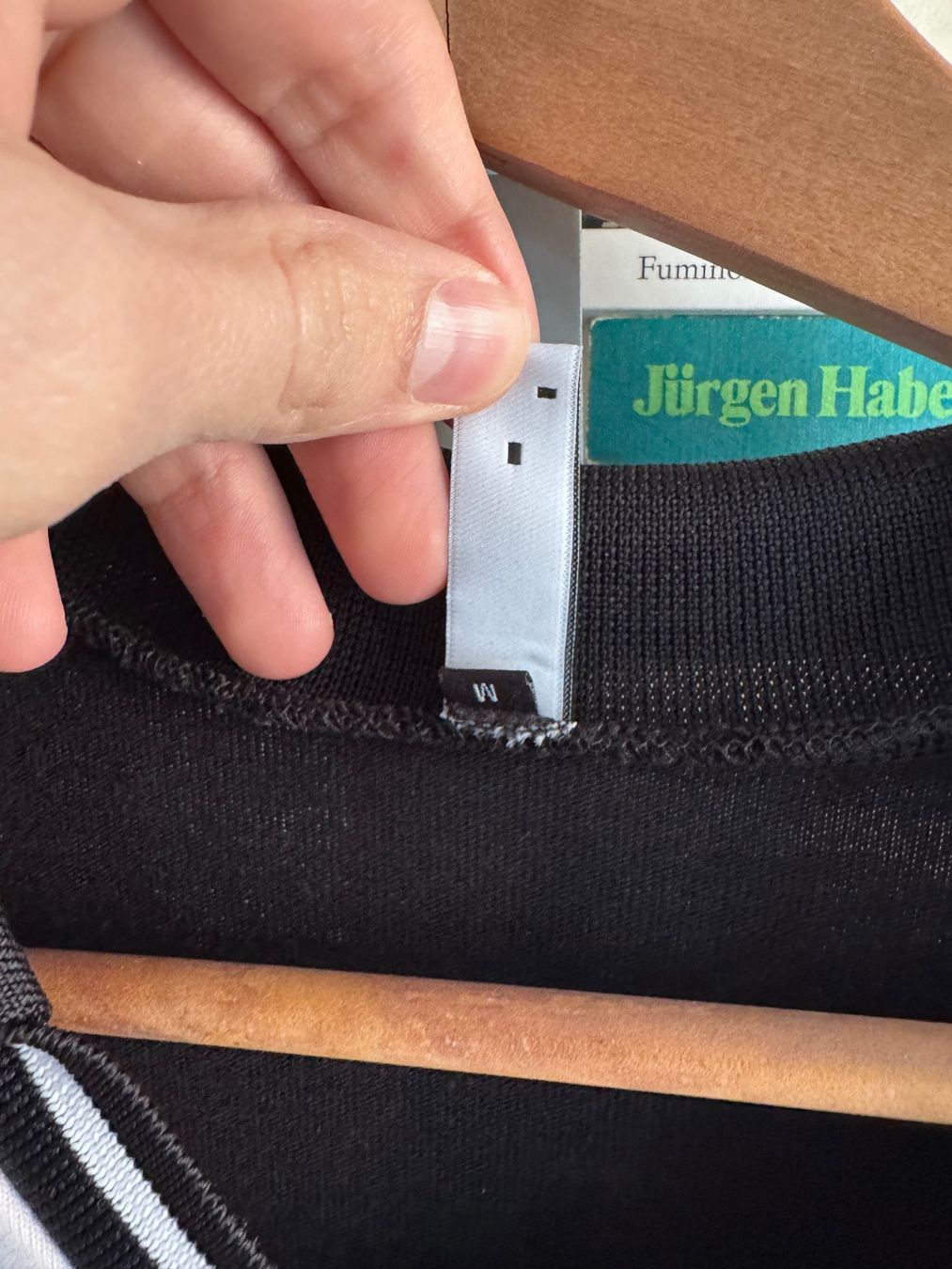 Maglioni & Felpe: Longsleeve "MAINS", Grösse M, Schwarz – Usato da Zürich venduto da GC96 1