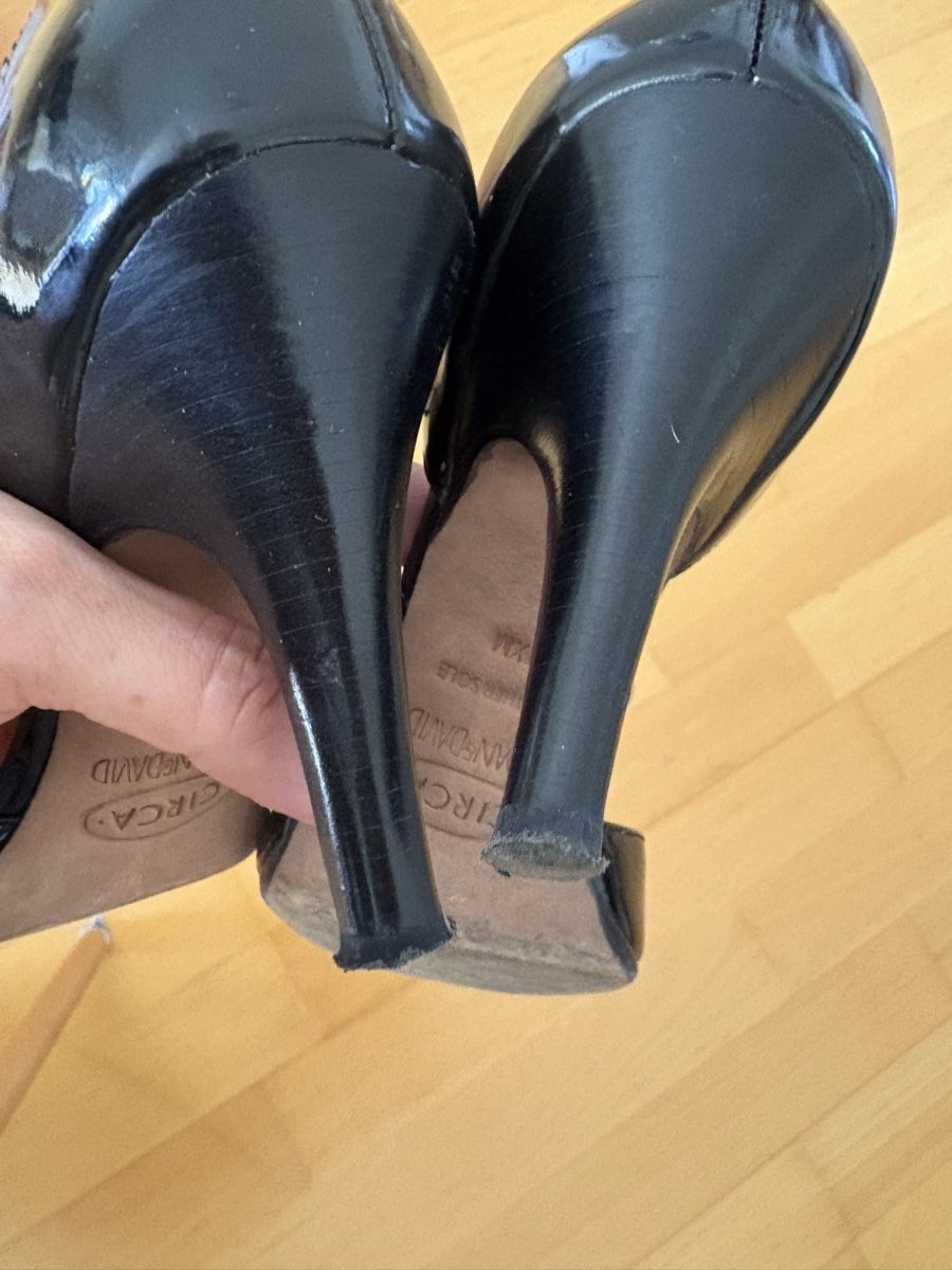 Scarpe da donna: Pumps Circa Joan David schwarz lackleder – Usato da Zürich venduto da honro 2