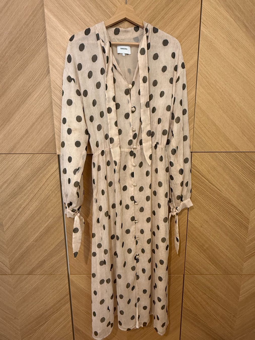 Nanushka Vestiti: Kleid von Nanushka – Usato da Zürich venduto da Ricky6860