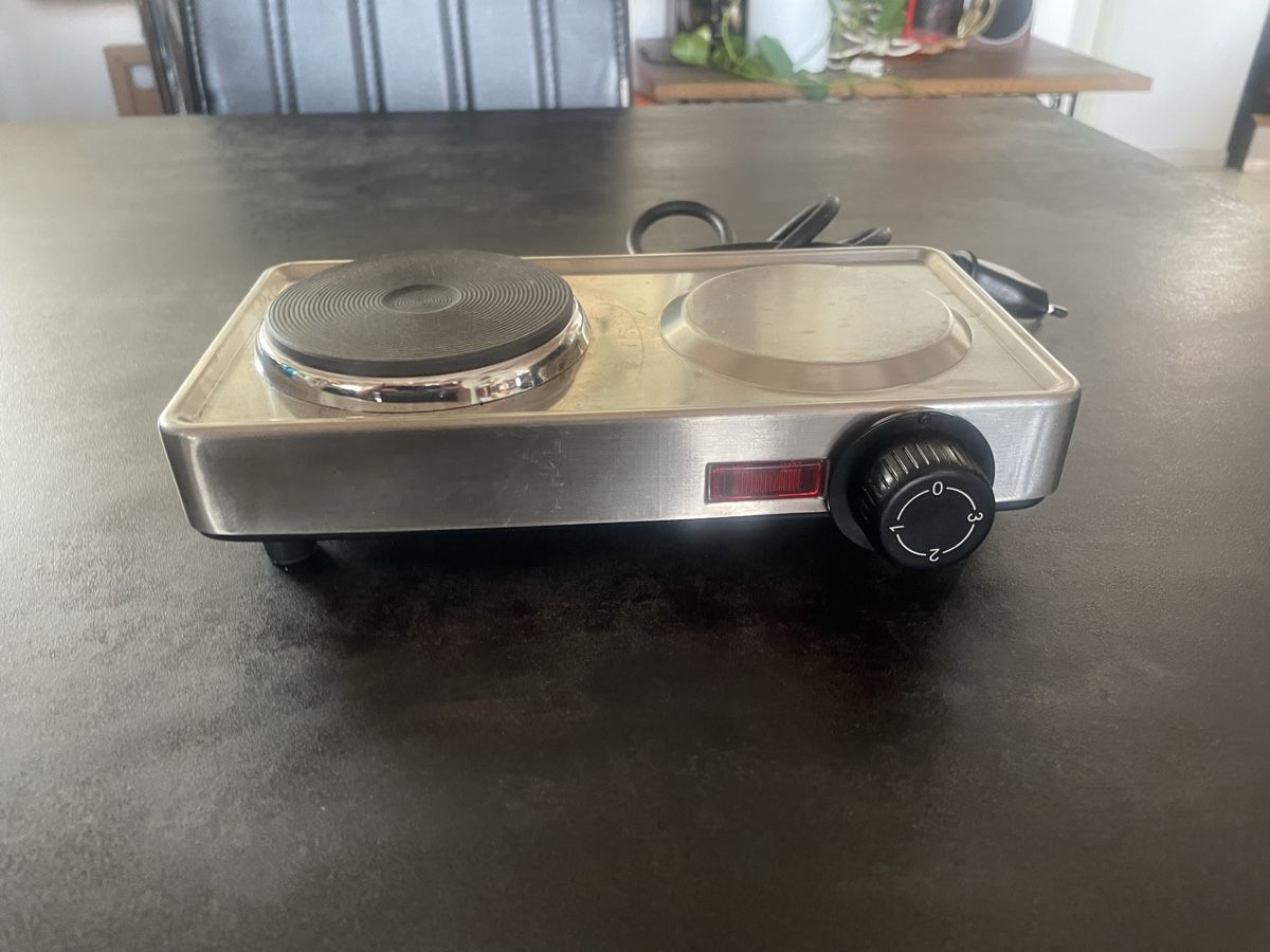 Appareils de cuisine: Petit Réchaud Électrique – D'occasion à Vallamand par Bricbracbroc82