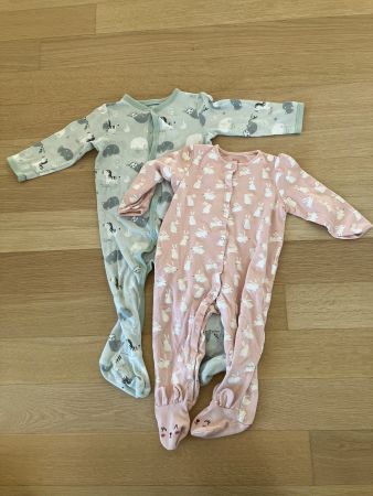 2x Pyjama mit Füssen Gr. 92 von C&A