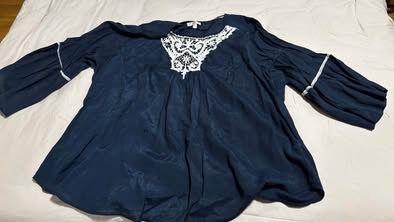 Tuniche: Bluse/ Tunika mit Spitze grosse Grösse 3X – Usato da Basel venduto da NellyBotti