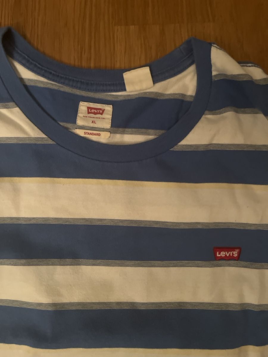 Levi's T-shirts: Levis Tshirt Gr. XL – Neuf (Voir description) à Luzern par lou_p8qb 1