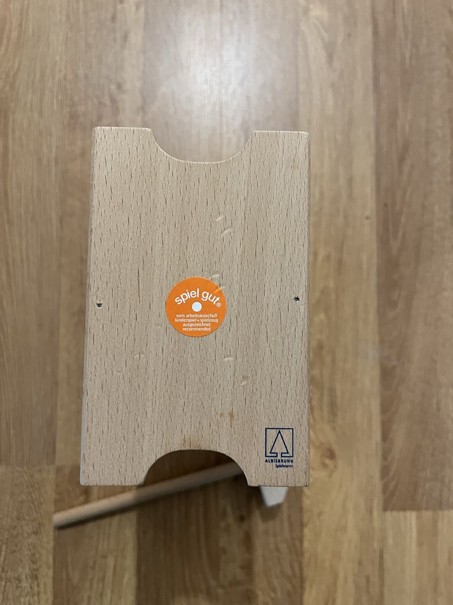 Albisbrunn Giocattoli: Holzwerkbank mit Hammer – Usato da Dübendorf venduto da ros_z8rm 1
