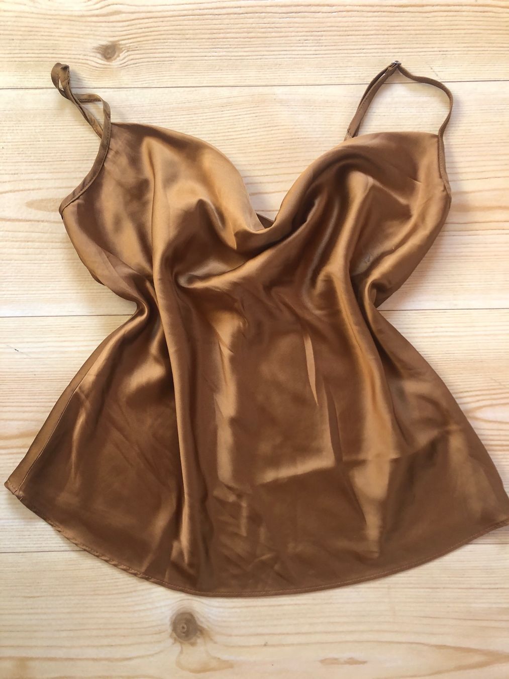 Stradivarius Top: Top en satin – Usato da Bulle venduto da sop_ct6x 1
