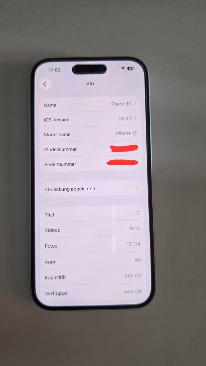 Apple Portables: iPhone 15 (256 GB) – D'occasion à Studen BE par jxlev 2
