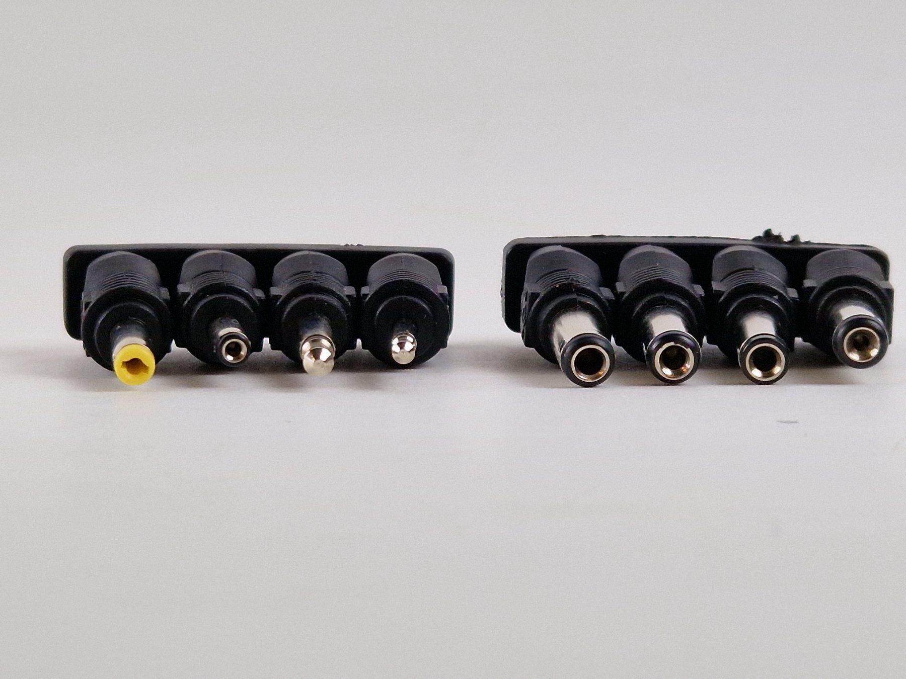 Lecteurs & Adaptateurs: GooBay UniversalPower Supply mit 9 Adapter – Neuf (Voir description) à Muhen par Restwert_Muhen 1