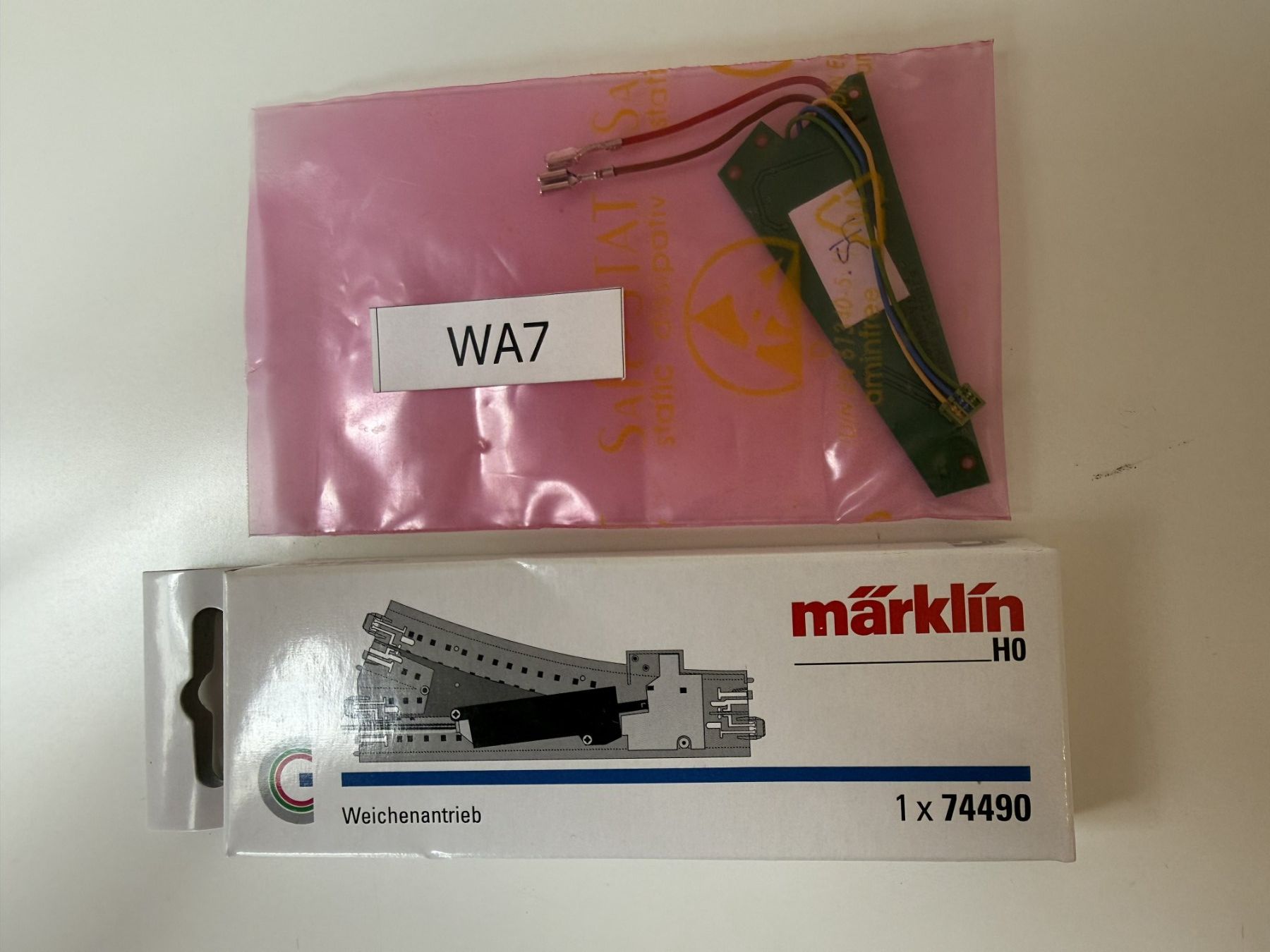 Märklin Modellini di ferrovie: Märklin Weichenantrieb 74490 mit Digitaldecoder – Usato da Rottenschwil venduto da master007pc