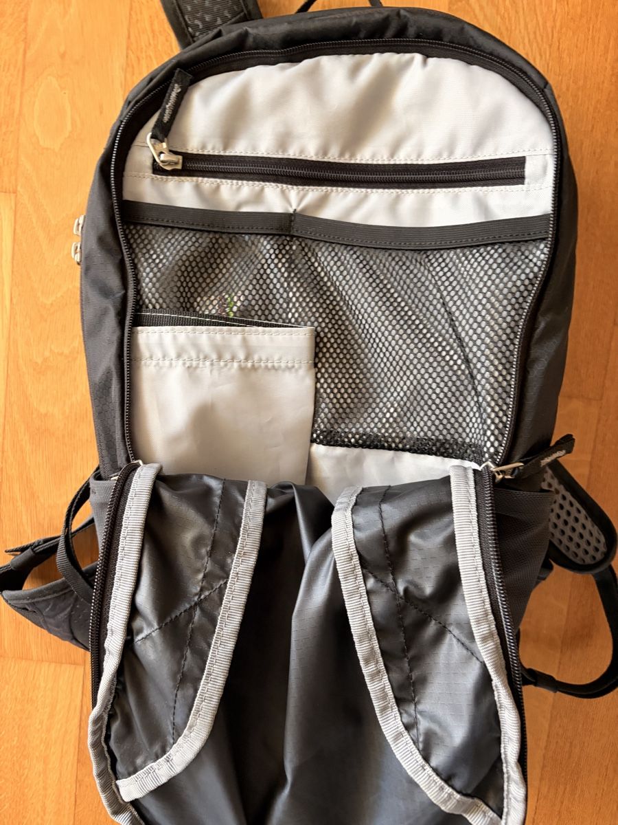 Deuter Rucksäcke: Deuter Race EXP AIR 14+3 Rucksack dunkelblau gebraucht – Gebraucht aus Weinfelden von Alexandra_1006 5