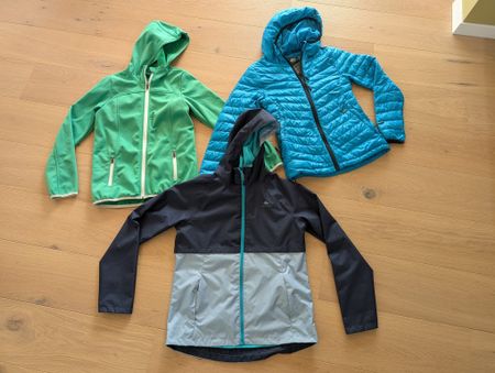 3 vestes de sport fille taille 12 ans