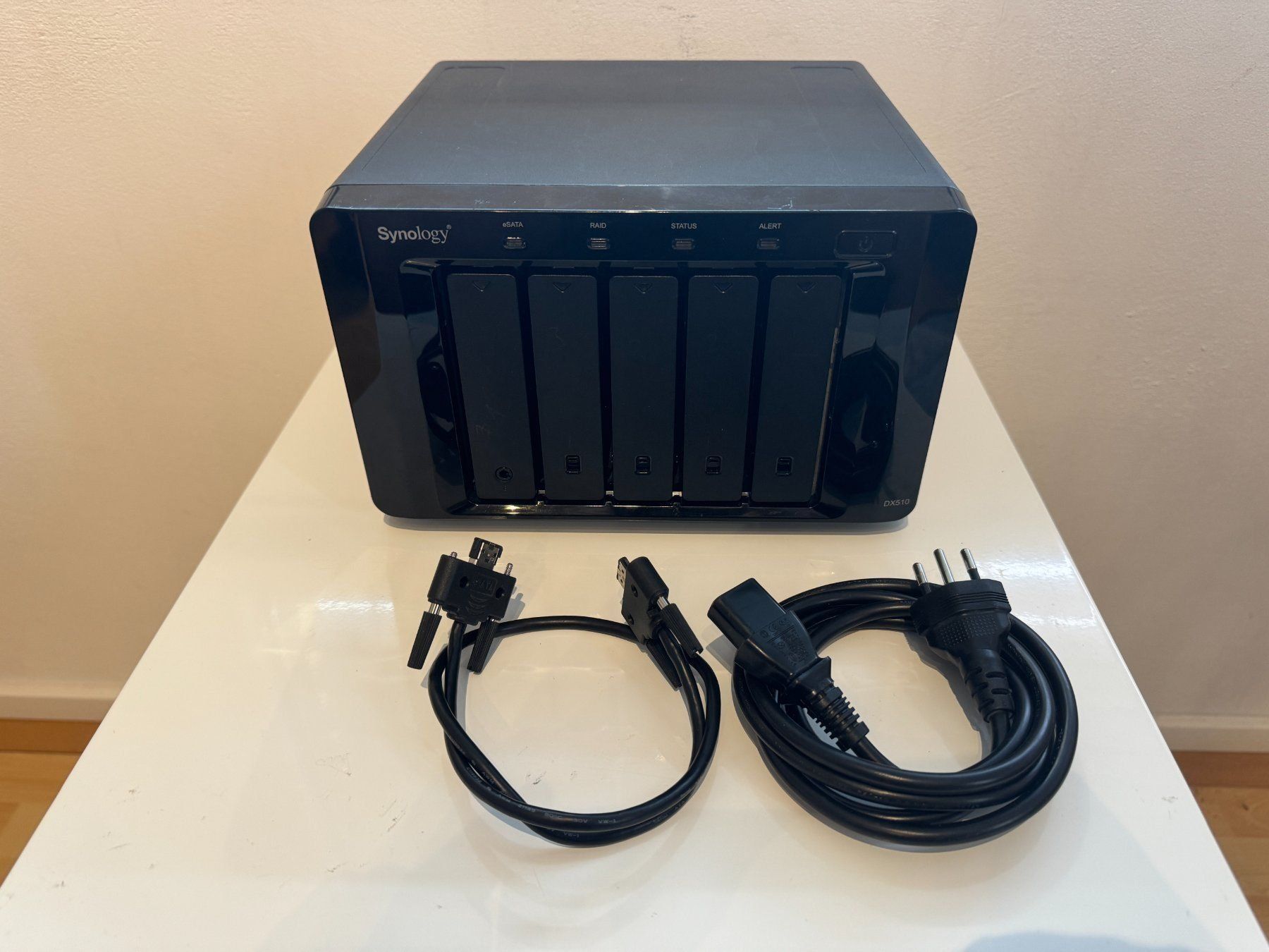 Synology Serveurs: Synology DX510 5-Bay Expansion Unit – D'occasion à Spreitenbach par des_y2gw