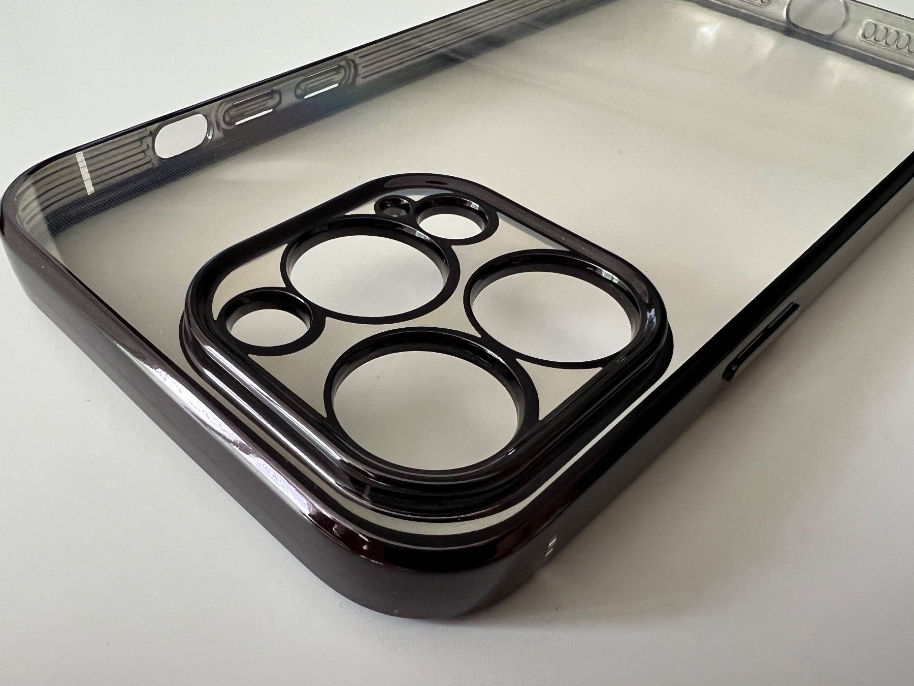 Cover & Protezioni schermo: NEUE Transparente Hülle IPhone 14 Pro Max mit schwarzem Rand – Nuovo (secondo la descrizione) da Altendorf venduto da wqv_97