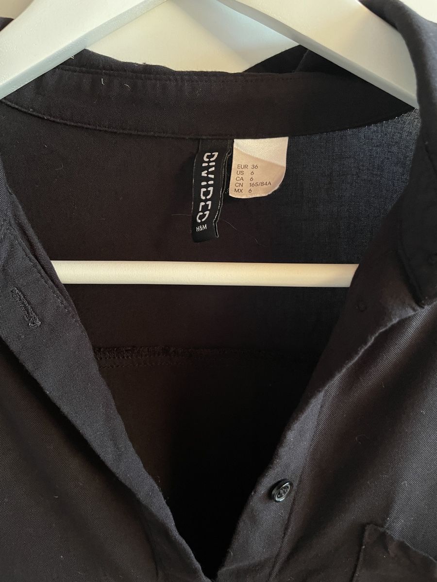 H&M Blusen: Schwarze Bluse Grösse 38 Divided – Gebraucht aus Münsingen von Secondhand89 1