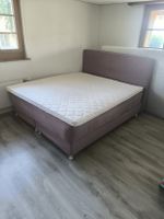 Boxspringbett mit Kopfteil
