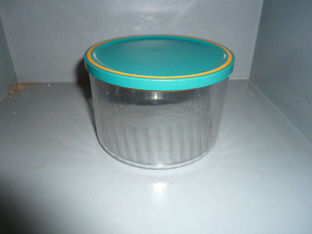 Tupperware Aufbewahrungsdose klein, rund (Gebraucht) in Rotkreuz für ...