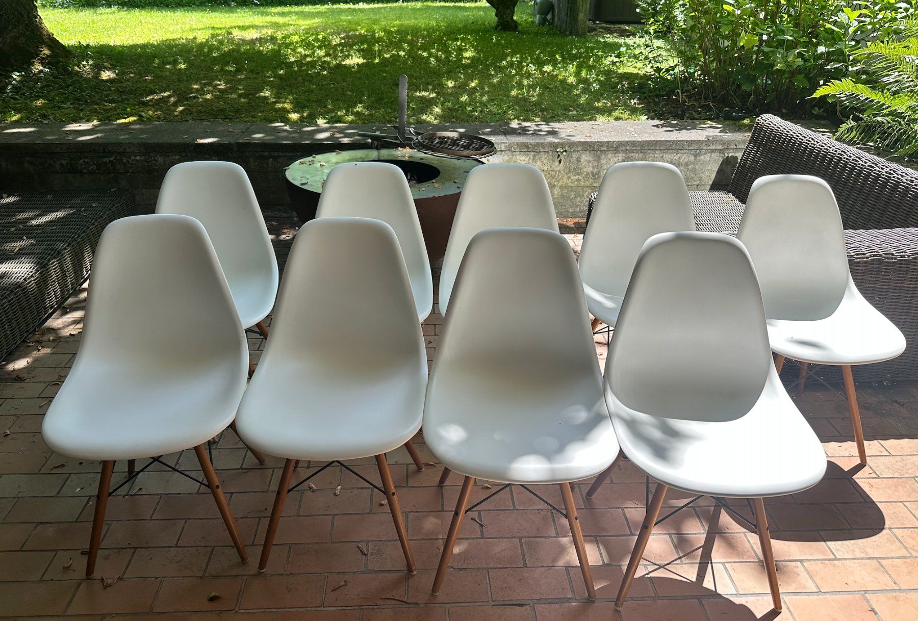 Eames Stühle: Eames Plastic Side Chair DSW Chair – Gebraucht aus ZUMIKON von eds_6p7m