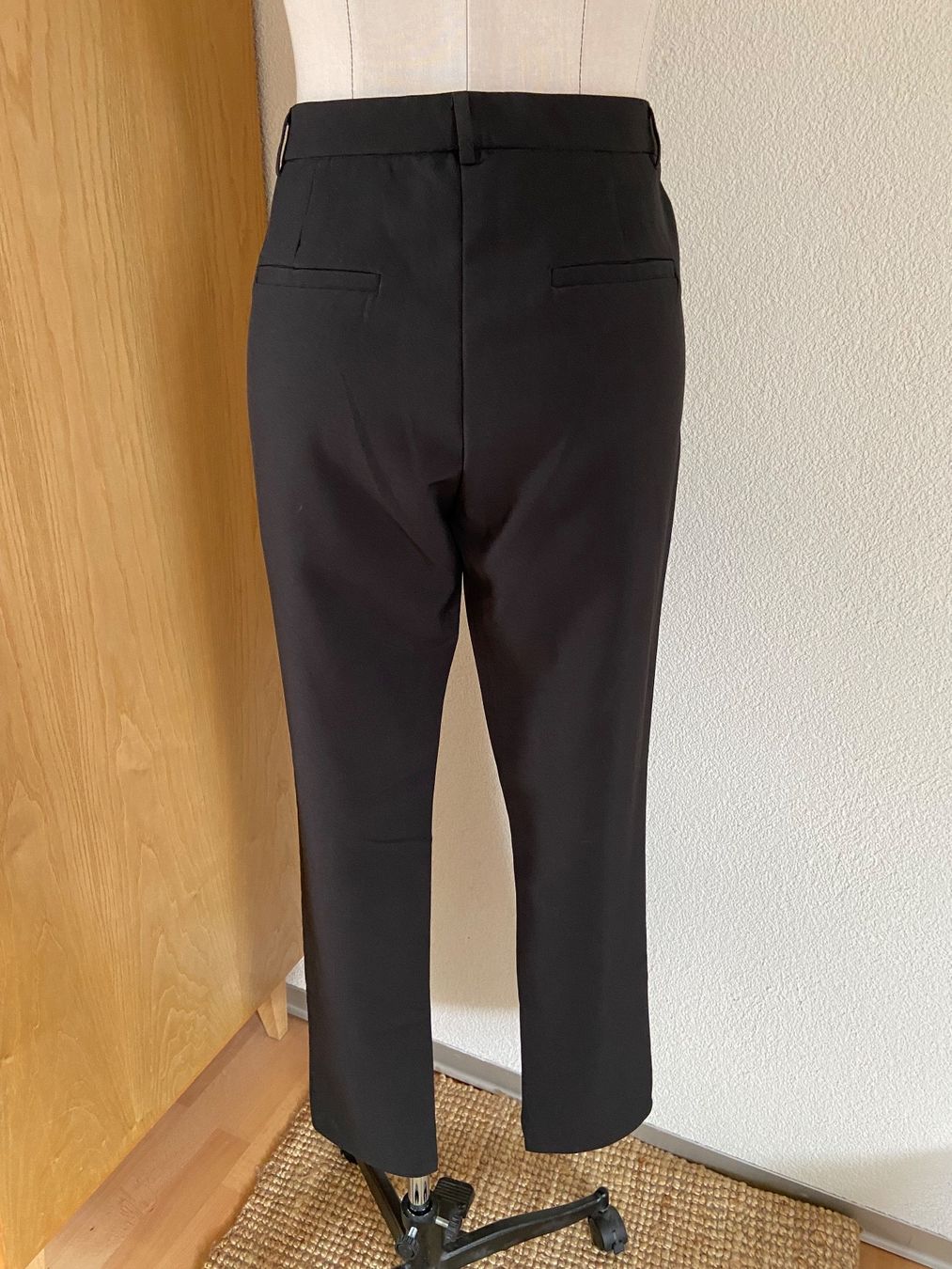 Hosen: Schöne Hose mit Schlitze / Schlitzhose – Neu (gemäss Beschreibung) aus Evilard von Mikhaylova 1