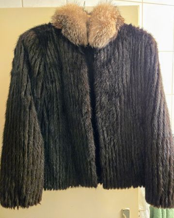 Elegant Fur Jacket with Fur Collar