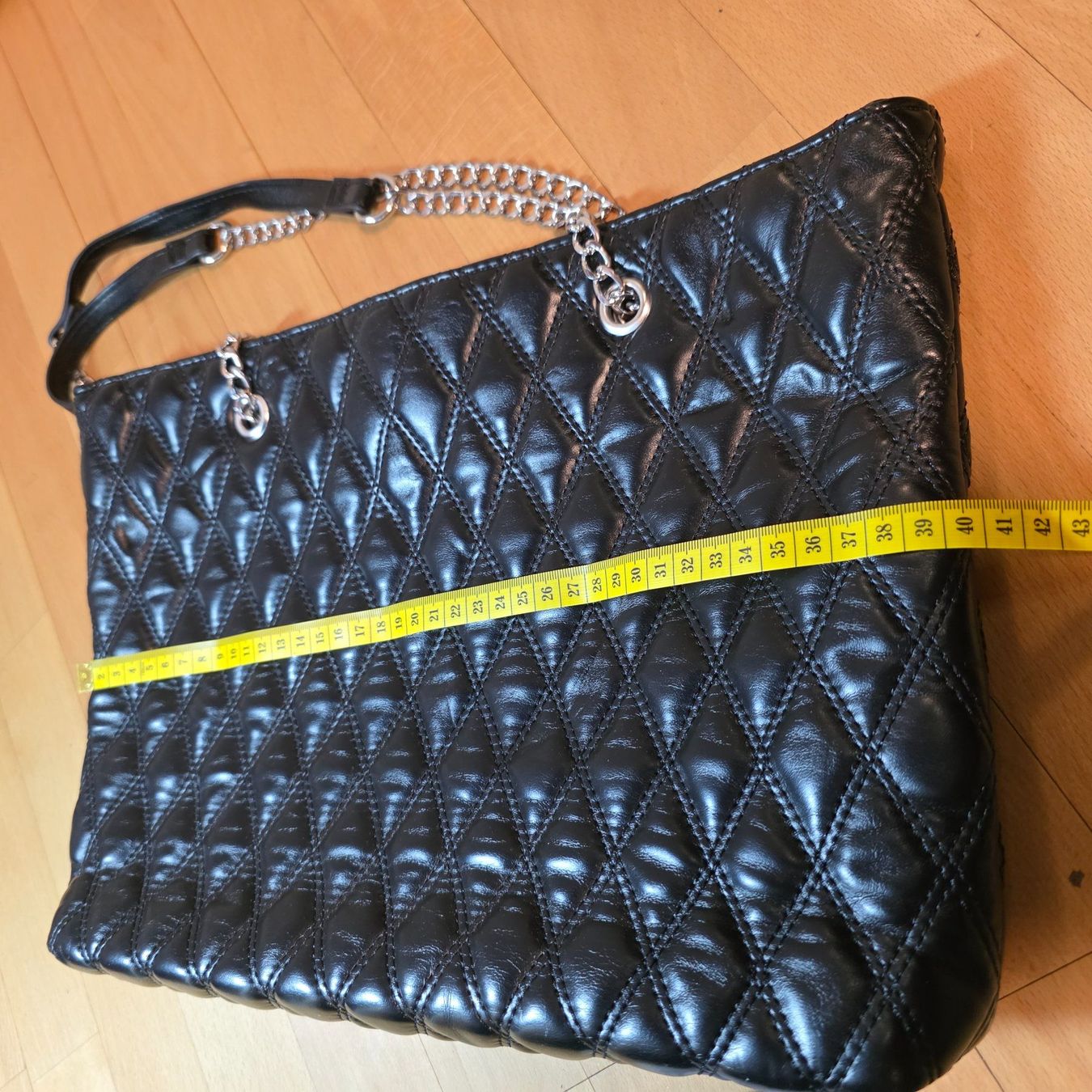 Asos Borse da donna: ASOS gesteppte schwarze Tasche mit Kette – Usato da Wald ZH venduto da CapLux 6