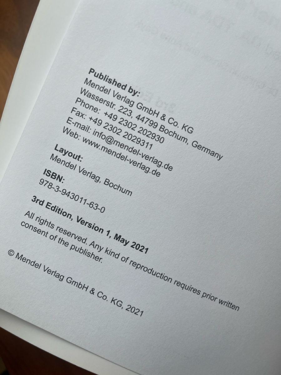 Libri: UCC Practitioner's Edition 3rd Edition – Nuovo (secondo la descrizione) da Rüschlikon venduto da bur_7r8m 2