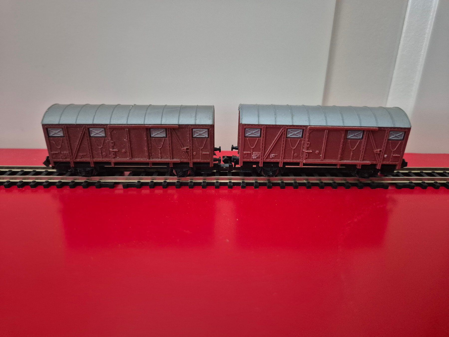 Rivarossi Modellini di ferrovie: Spur N 2 Güterwagen Lima – Usato da Glattfelden venduto da ehschenker