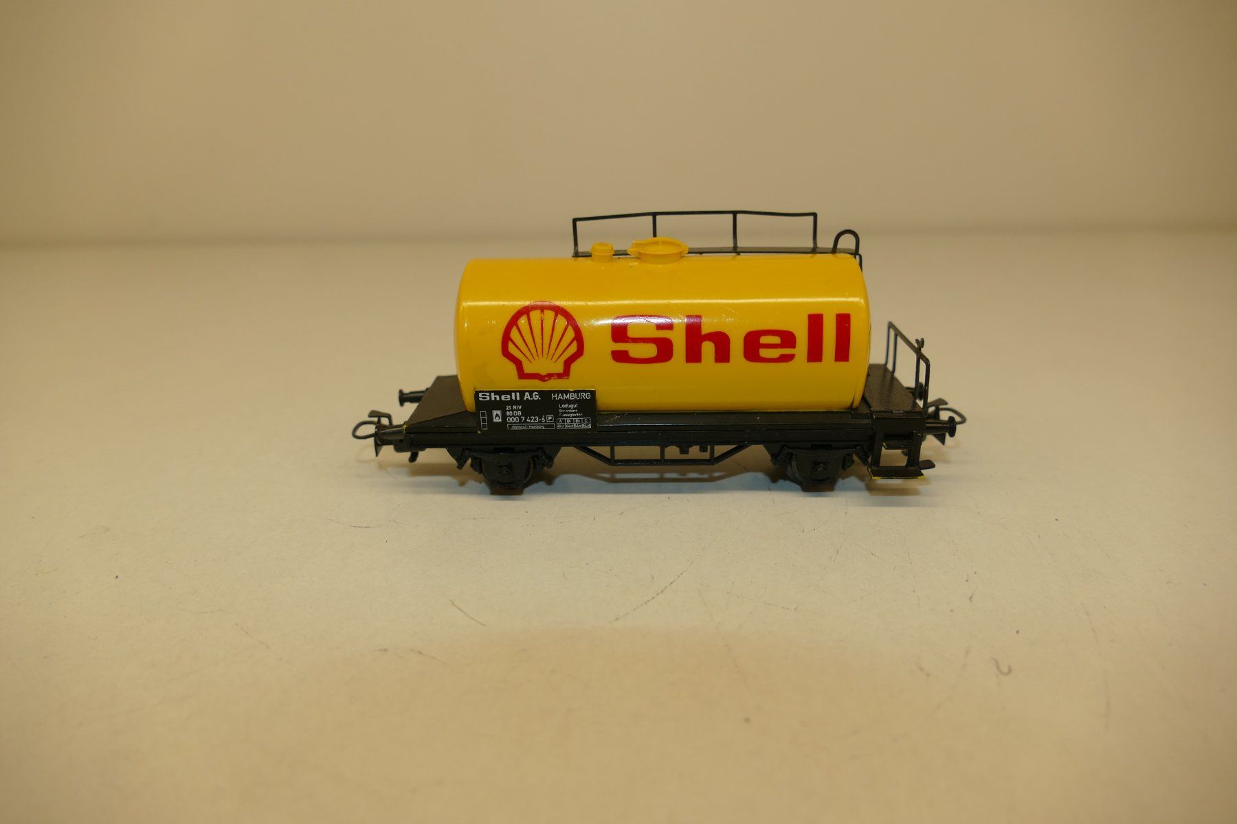 Märklin Trains électriques: Märklin H0: DB Kesselwagen Shell – D'occasion à Niederhasli par rail-duerst 2