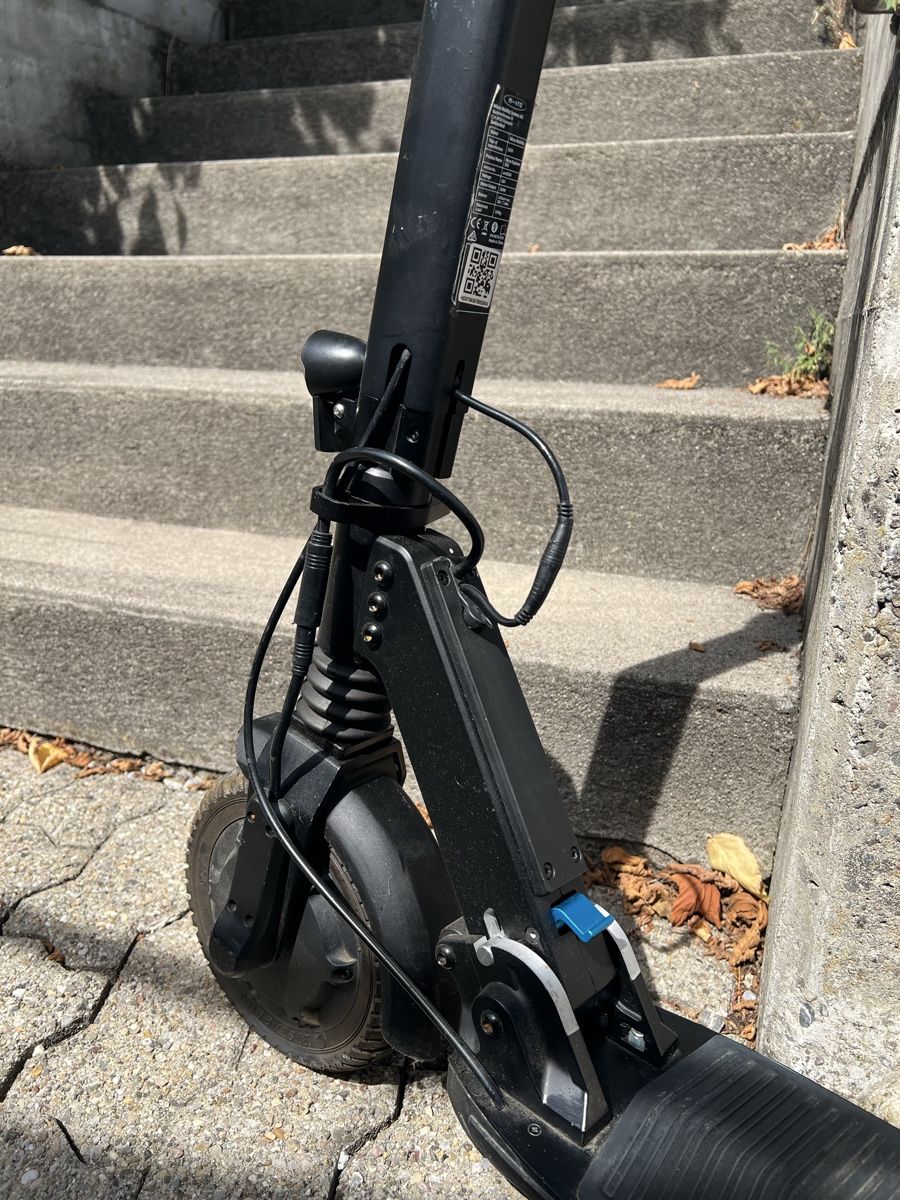 Micro Kickboard: Micro Explorer II E-Scooter schwarz guter Zustand – Usato da Buchs ZH venduto da man_v7y7 3
