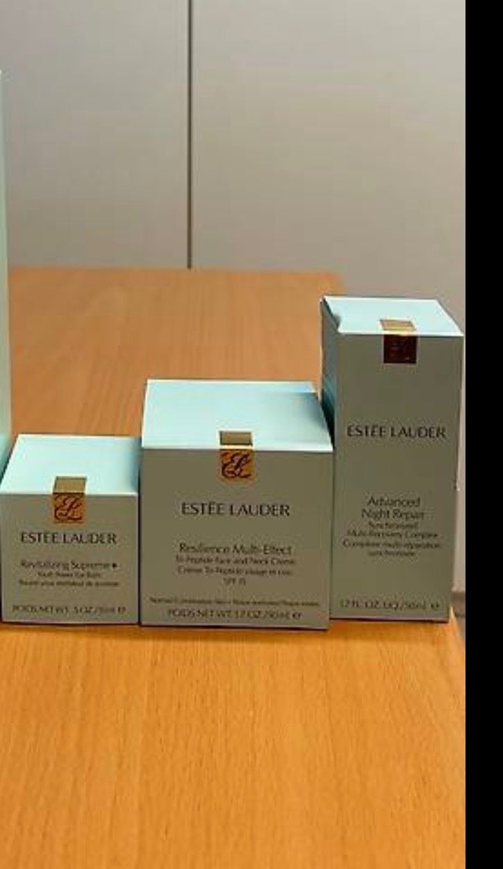 Estée Lauder Cura del viso: Estée Lauder Set neue Verpackung – Usato da Zürich venduto da LihuaC