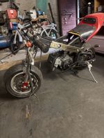Minimoto Pocket Bike rossa motore a scoppio da riparare