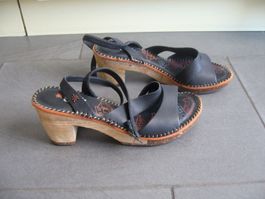 Art belles sandales neuves en taille 40!