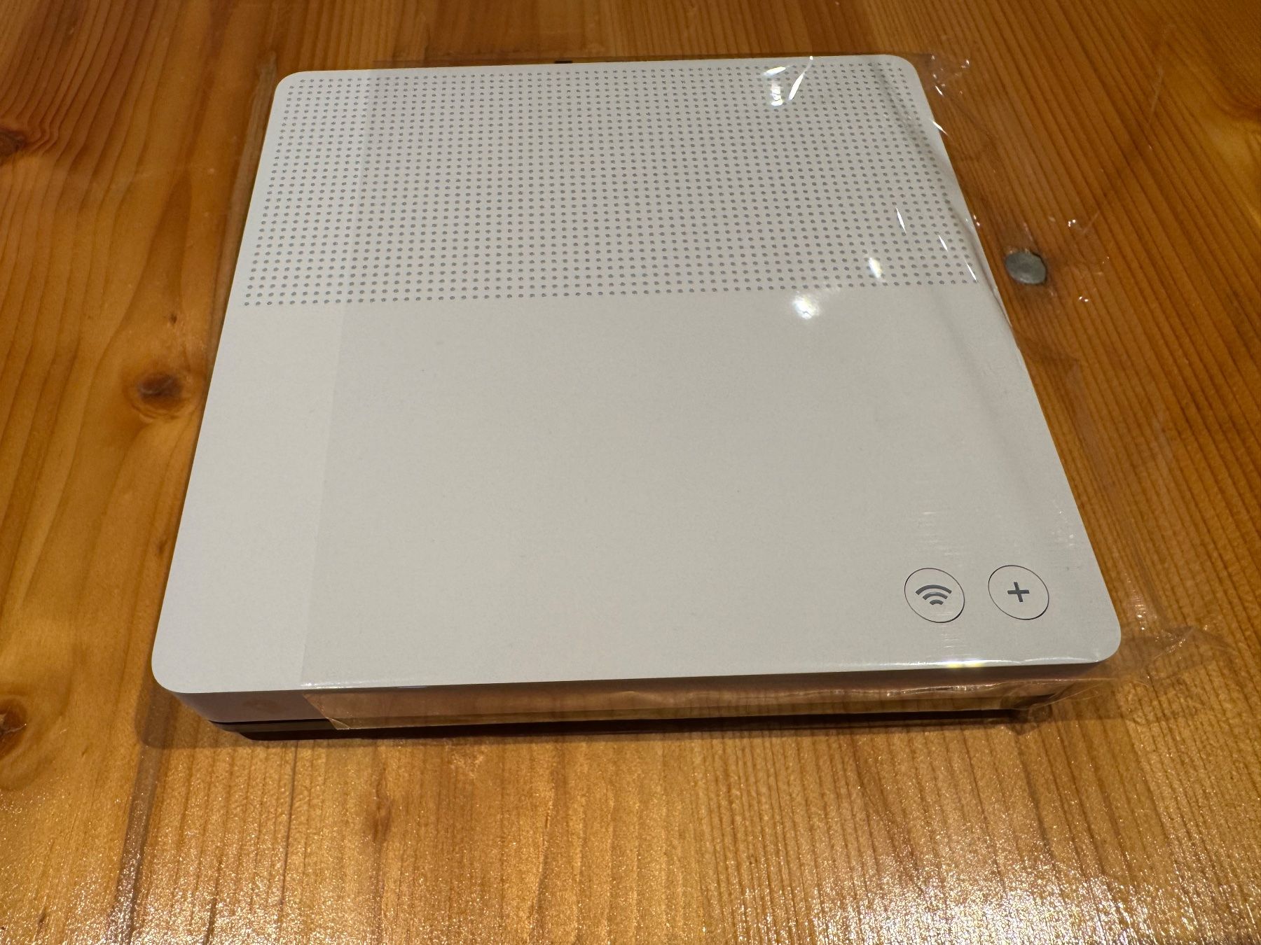 Swisscom Modems & Router: Neue Internetbox (Router) standard Swisscom – Gebraucht aus Arisdorf von imbeck