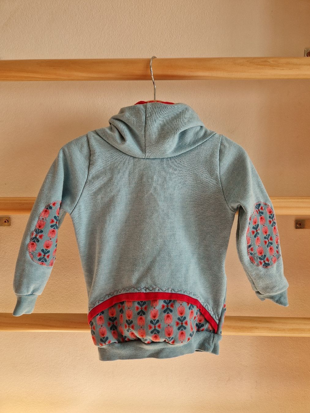 Maglioni & Felpe: Magnifique pull bleu 81/86 – Usato da Bern venduto da MaurineBeauregard 1