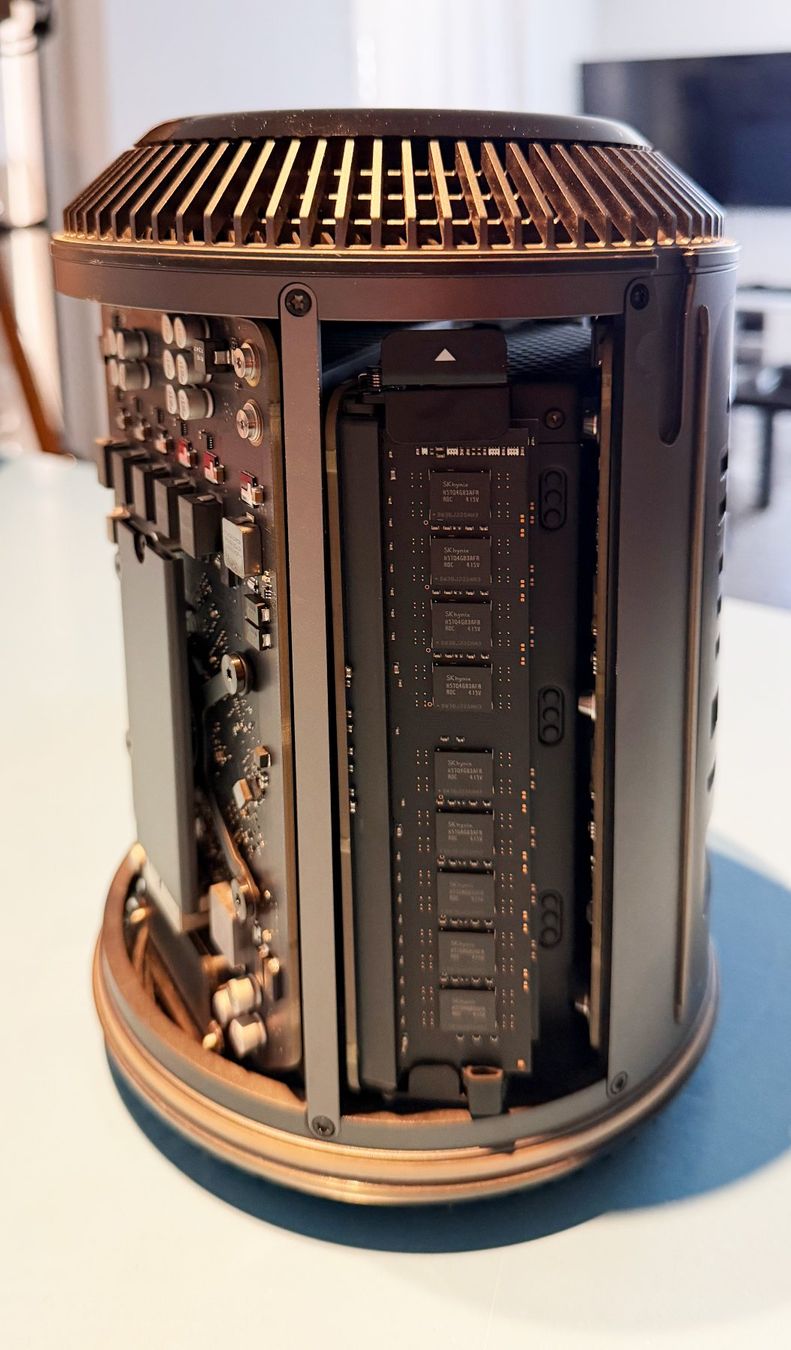 Apple PCs: Apple Mac Pro "Six Core" 3.5 / 64GB / 1 TB / OVP – Gebraucht aus Uerzlikon von traumzentrale 2