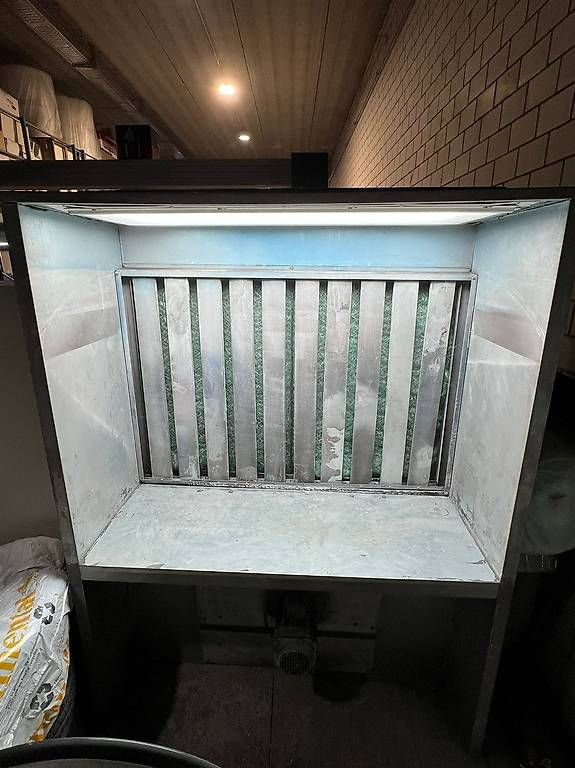 Tutti gli attrezzi: Lackierstation / Paint Station 2 – Usato da Sommeri venduto da EberhartReifenGmbH 1