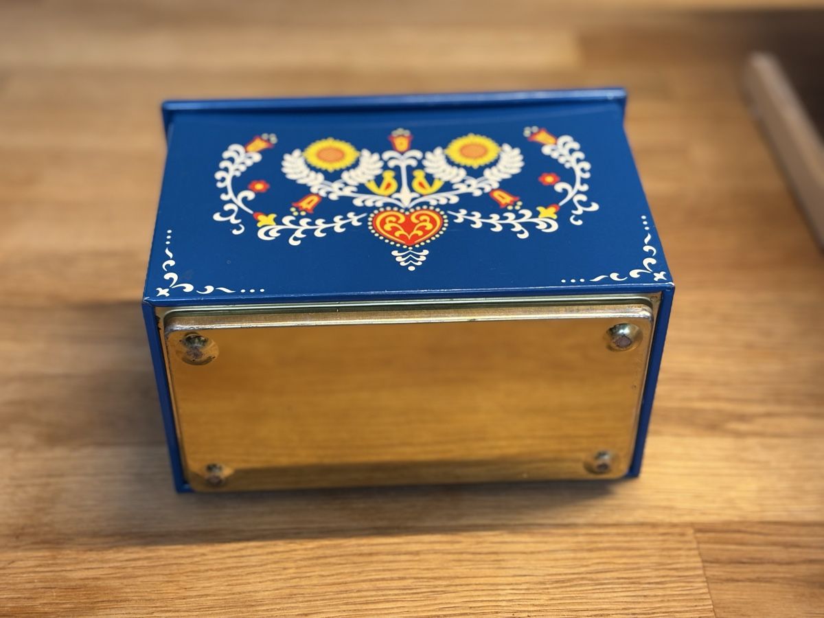 Tutte le decorazioni: Dose mit schwedischen Blumendesign – Usato da Würenlos venduto da Ashley24 5