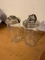 2 Konservengläser mit Bügelverschluss und Prägung