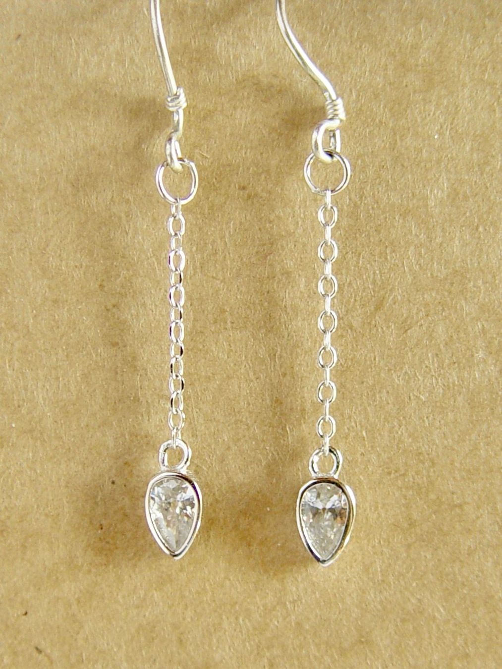 Orecchini pendenti & Orecchini a lobo: Silber / Zirkonia Ohrhänger mit Kette – Usato da Henggart venduto da gernli 1